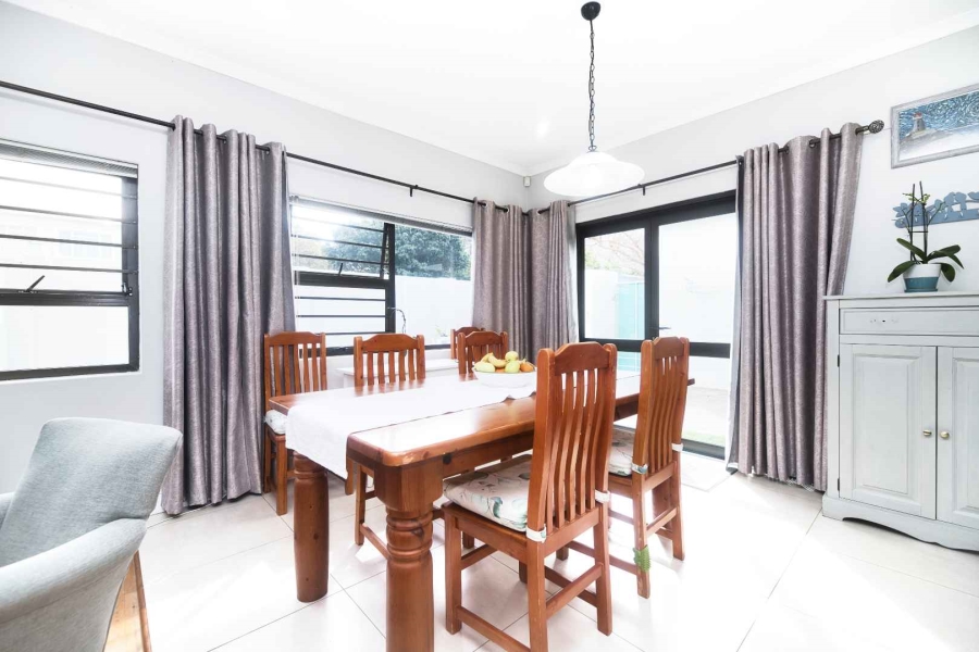 4 Bedroom Property for Sale in Voelklip Western Cape